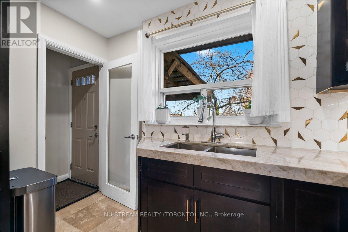 51 Grattan Street, Toronto (Weston), Ontario  M9N 3J6 - Photo 12 - W12101118