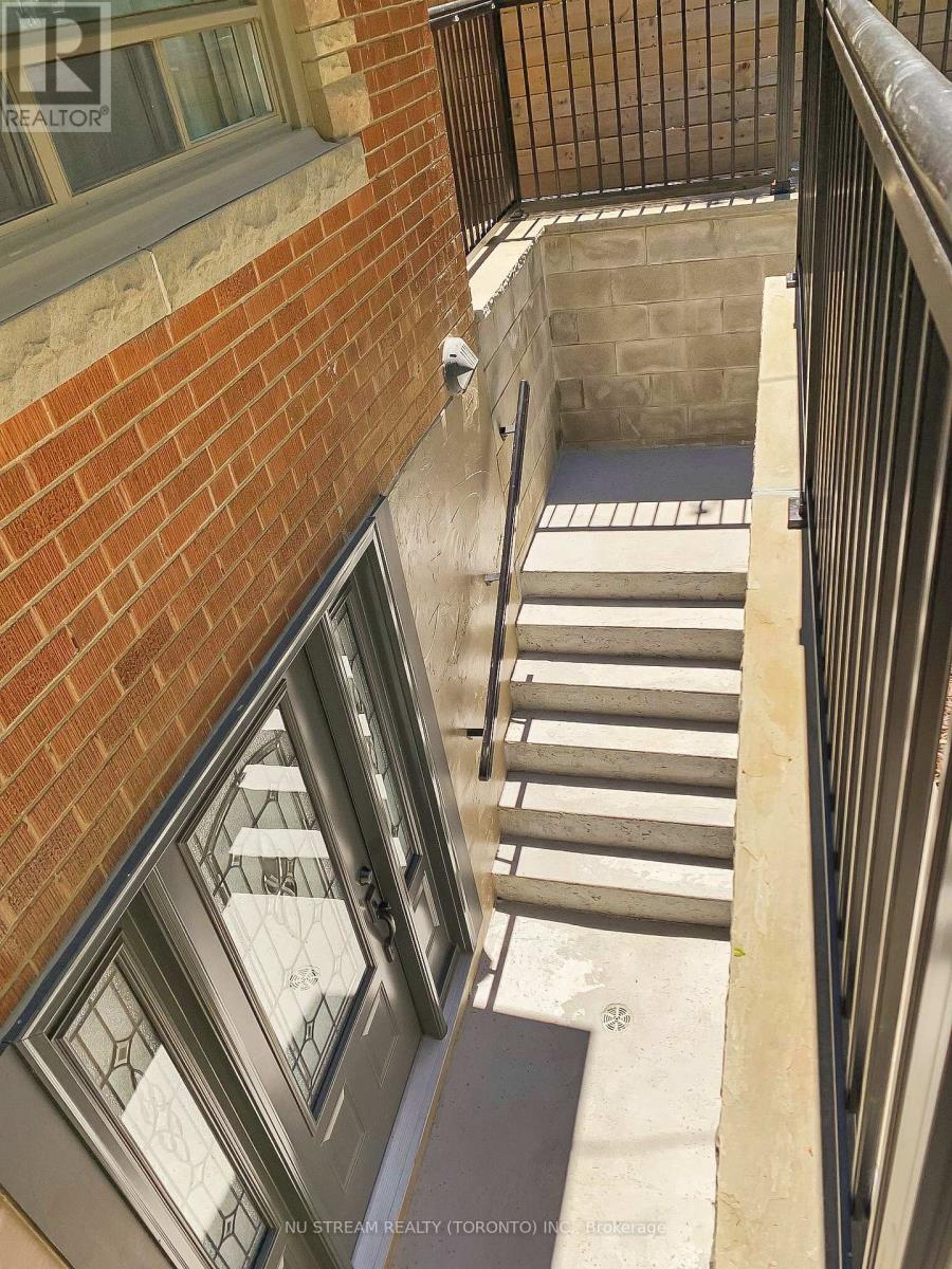 51 Grattan Street, Toronto (Weston), Ontario  M9N 3J6 - Photo 32 - W12101118