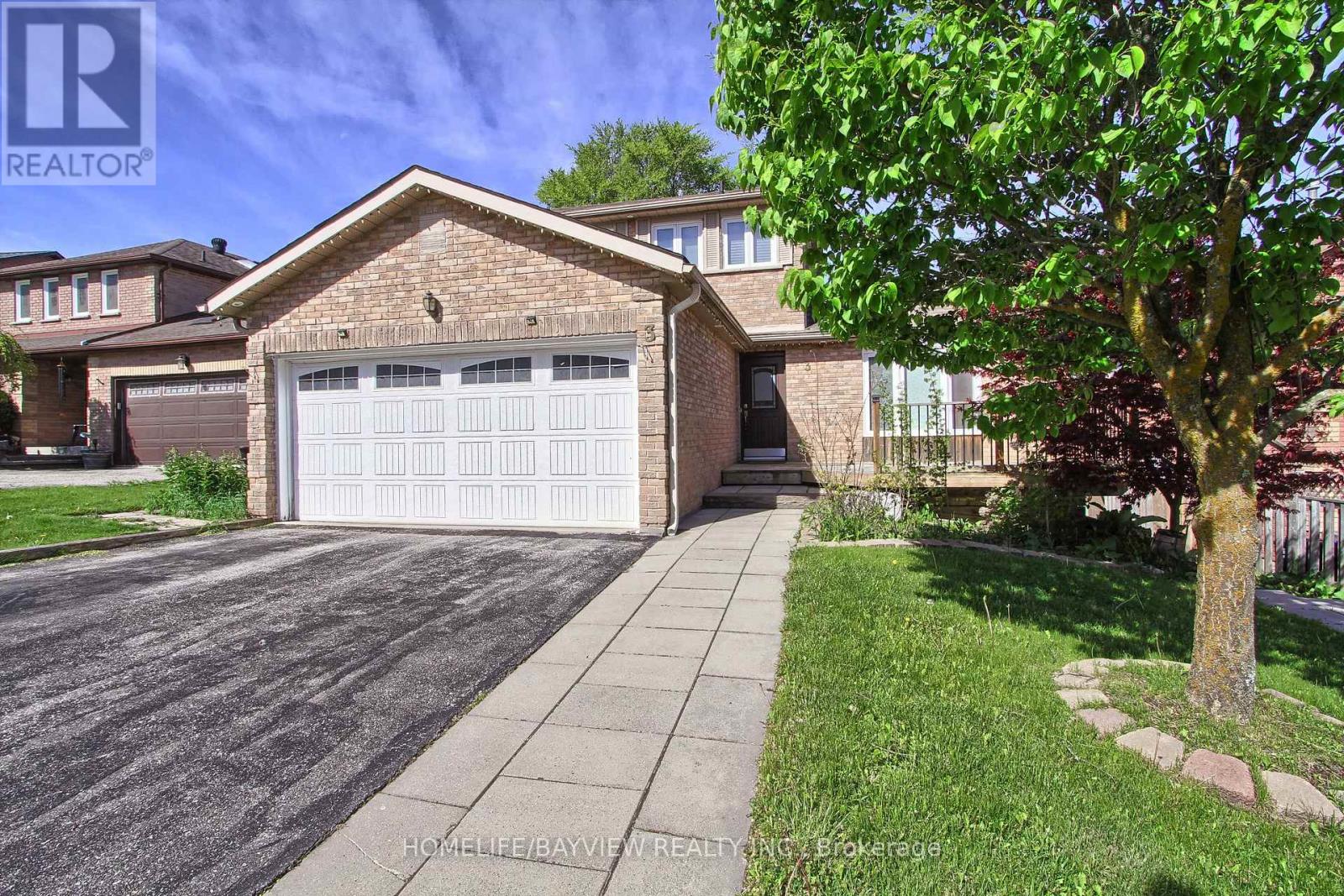 3 Tower Court, Bradford West Gwillimbury, Ontario  L3Z 2V2 - Photo 1 - N12161323