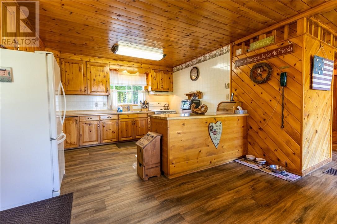 75 Holmes Street, Manitoulin Island, Ontario  P0P 2B0 - Photo 6 - 2122327