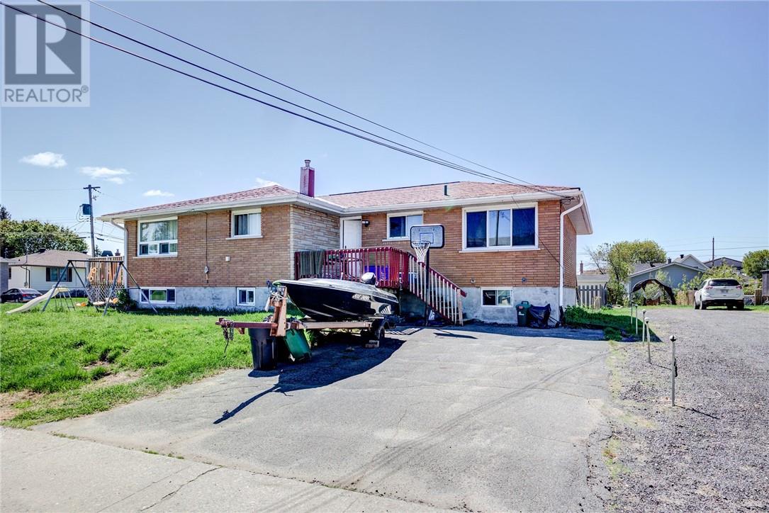 41 O'connor Street, Chelmsford, Ontario  P0M 1L0 - Photo 2 - 2122289