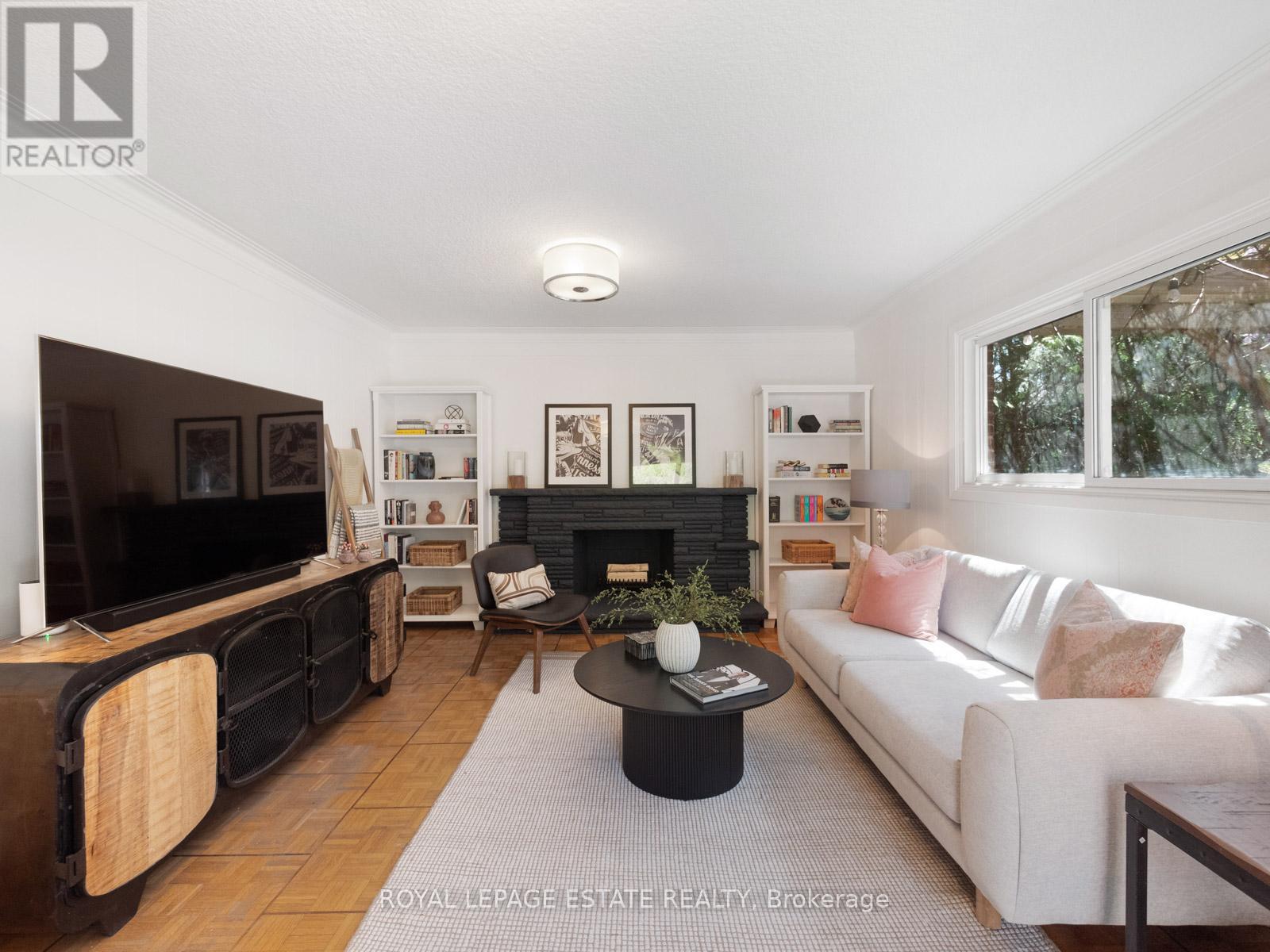 4 Glen Meadow Court, Toronto, Ontario  M9B 5B8 - Photo 25 - W12161293