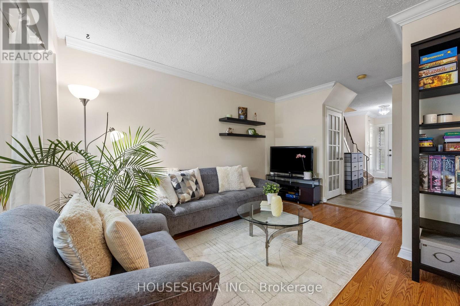 101 - 2315 Bromsgrove Road, Mississauga, Ontario  L5J 4A6 - Photo 3 - W12161304