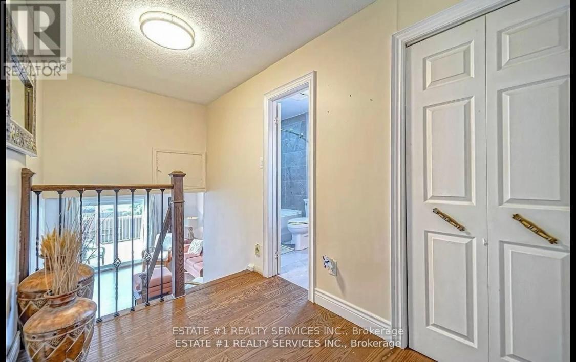 84 Simmons Boulevard, Brampton, Ontario  L6V 3V6 - Photo 5 - W12160984
