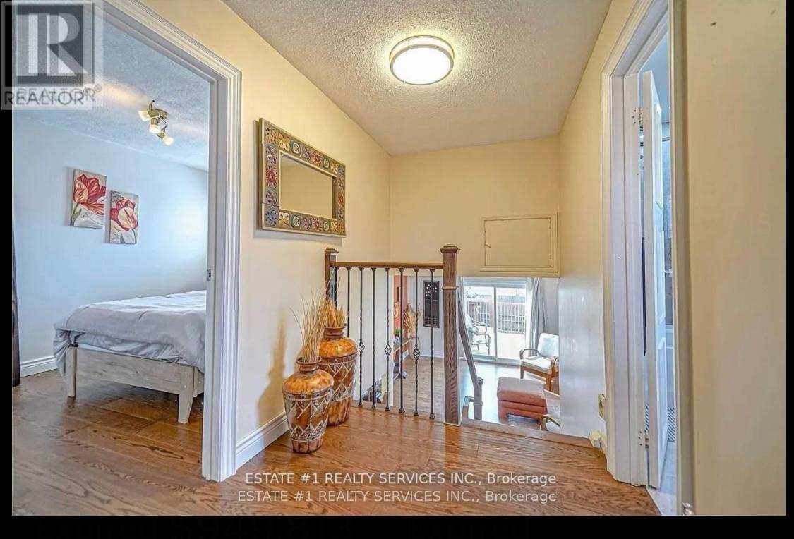 84 Simmons Boulevard, Brampton, Ontario  L6V 3V6 - Photo 10 - W12160984