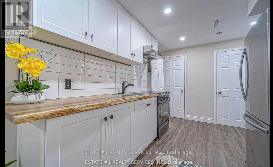 84 Simmons Boulevard, Brampton, Ontario  L6V 3V6 - Photo 8 - W12160984