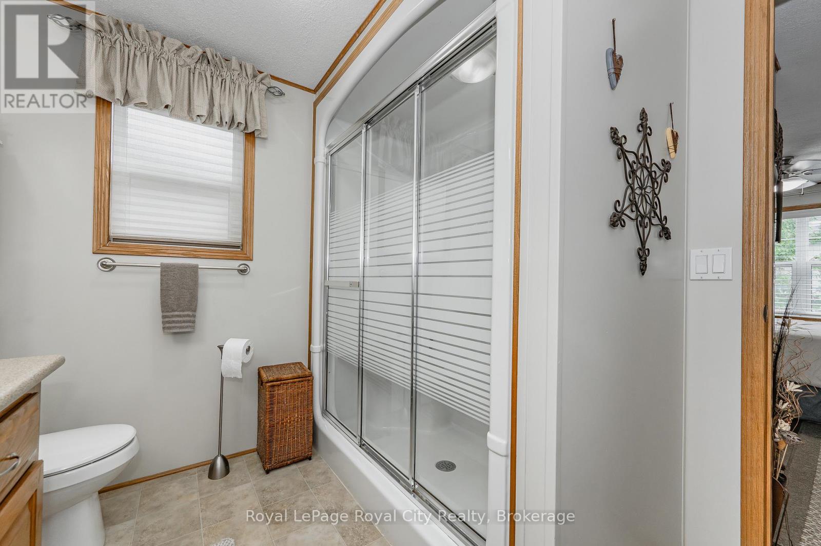 40 Bullfrog Drive, Puslinch, Ontario  N0B 2J0 - Photo 16 - X12126067