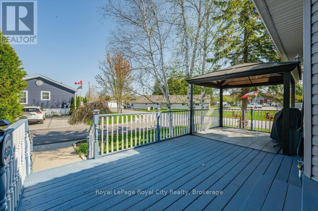 40 Bullfrog Drive, Puslinch, Ontario  N0B 2J0 - Photo 3 - X12126067