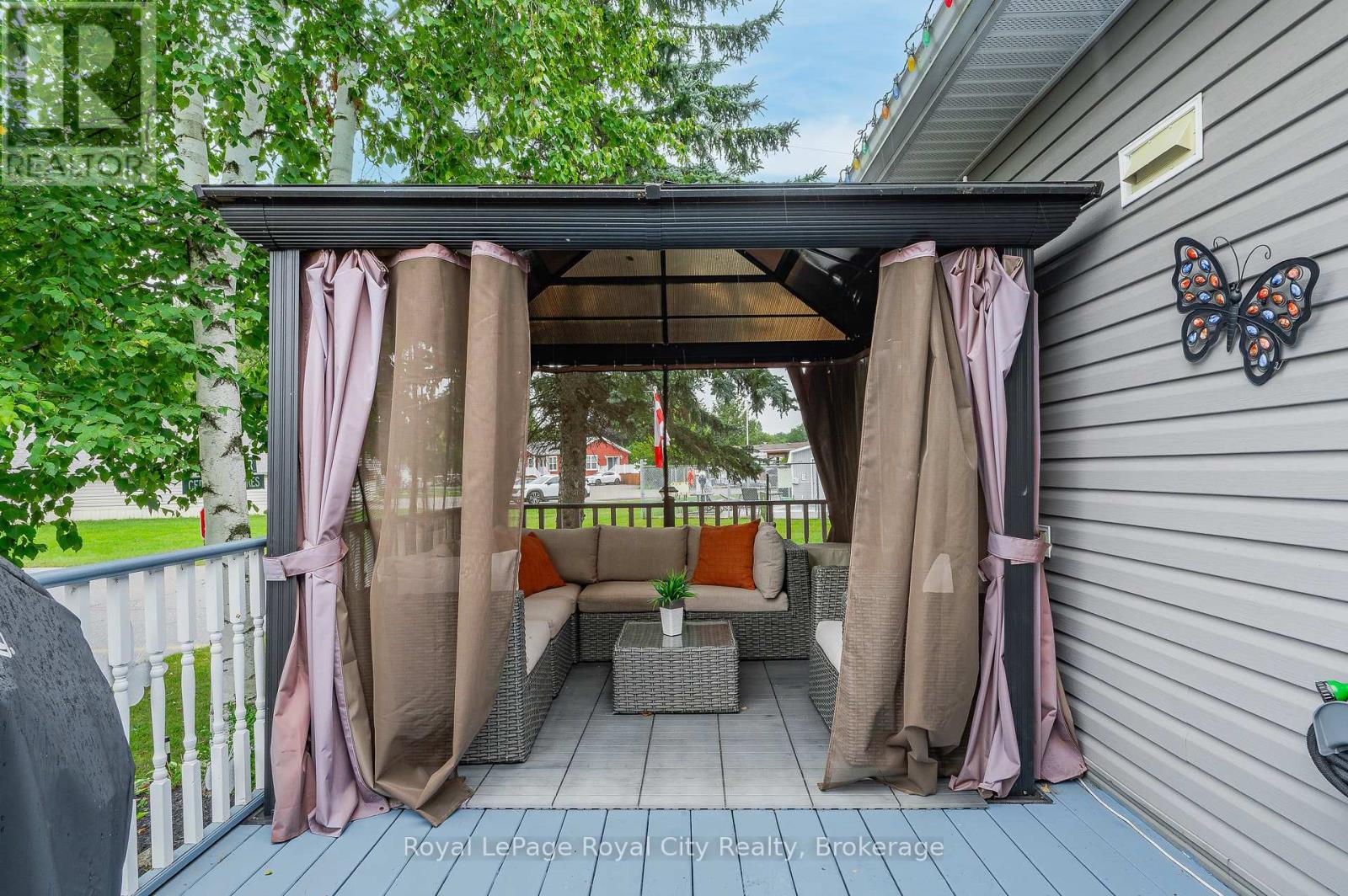 40 Bullfrog Drive, Puslinch, Ontario  N0B 2J0 - Photo 4 - X12126067