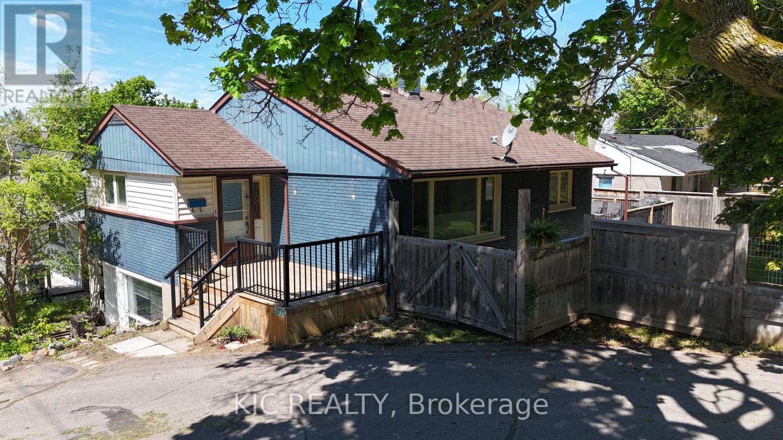 Property at 196 HUNTER STREET E image 4