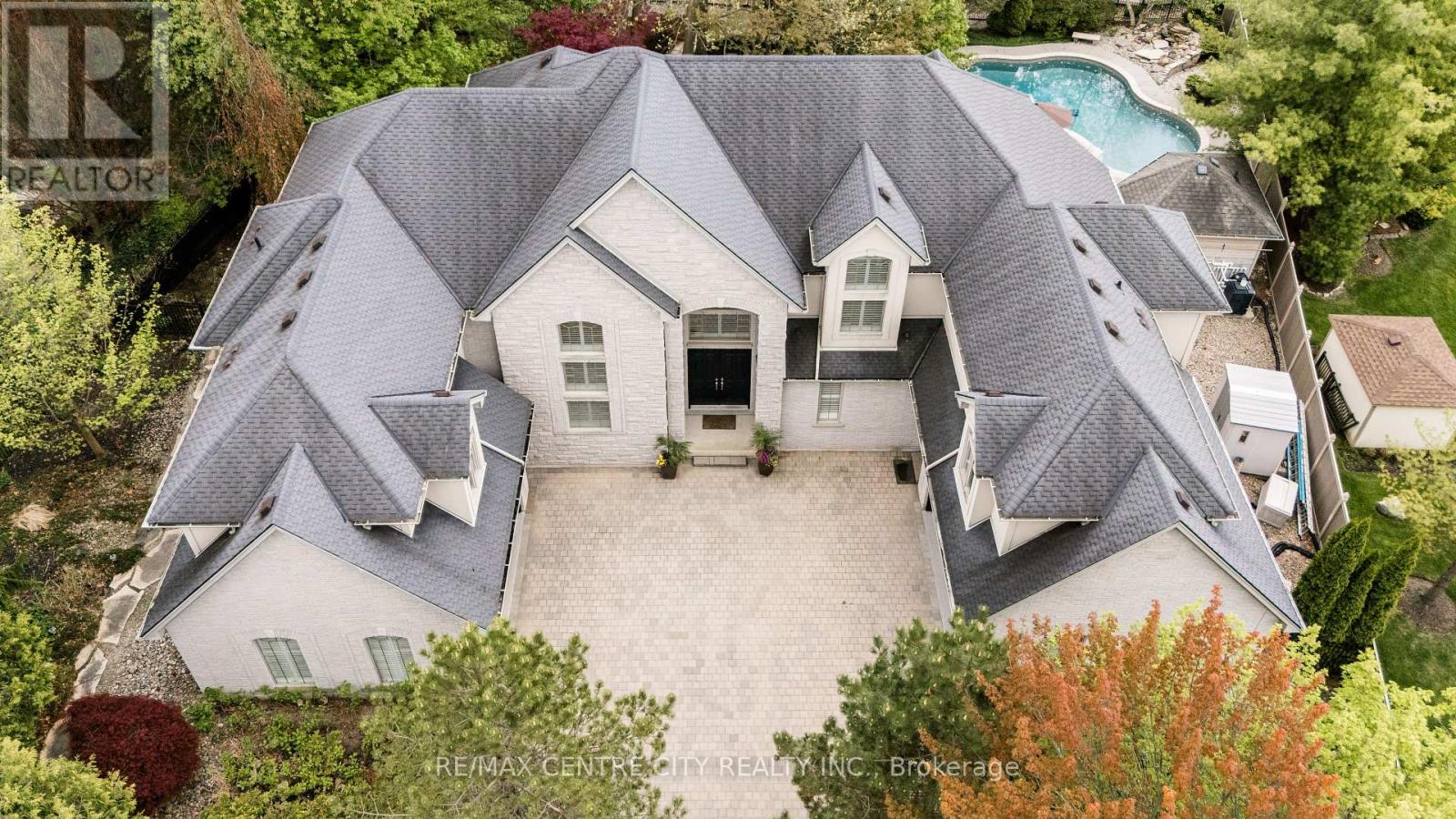 99 Fitzwilliam Boulevard, London North, Ontario  N6H 5H4 - Photo 6 - X12161364