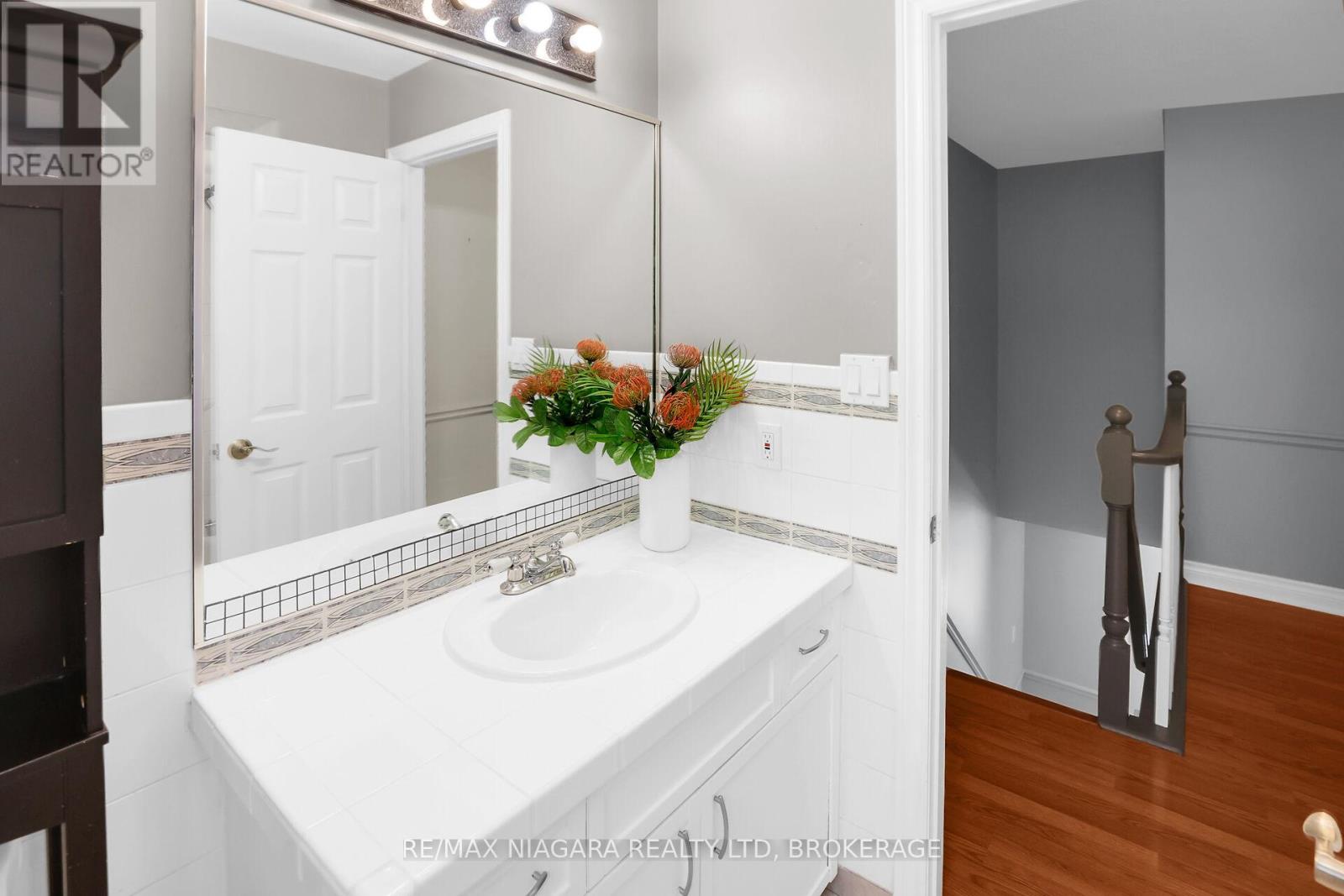 5993 Crimson Drive, Niagara Falls (Oldfield), Ontario  L2G 7T2 - Photo 29 - X12161382