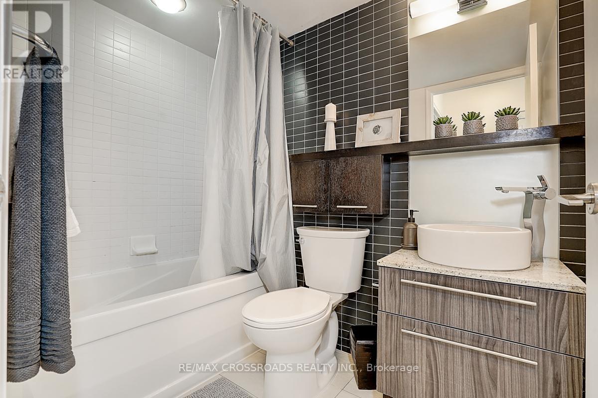 1305 - 21 Carlton Street, Toronto, Ontario  M5B 1L3 - Photo 30 - C12161408