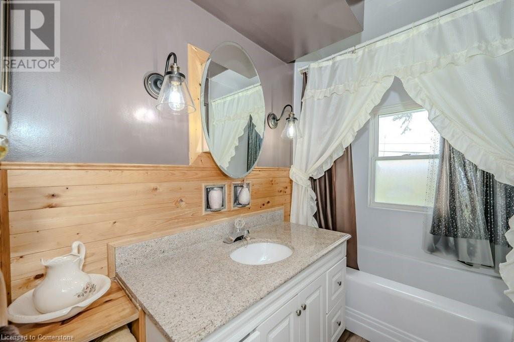 925 Highway 6 N, Flamborough, Ontario  L8N 2Z7 - Photo 17 - 40730691