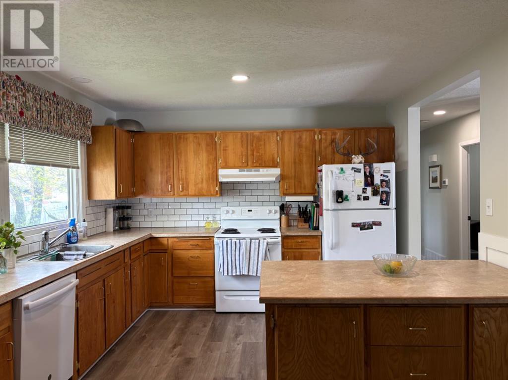 34 W 1 Ave N, Magrath, Alberta  T0K 1J0 - Photo 9 - A2222931