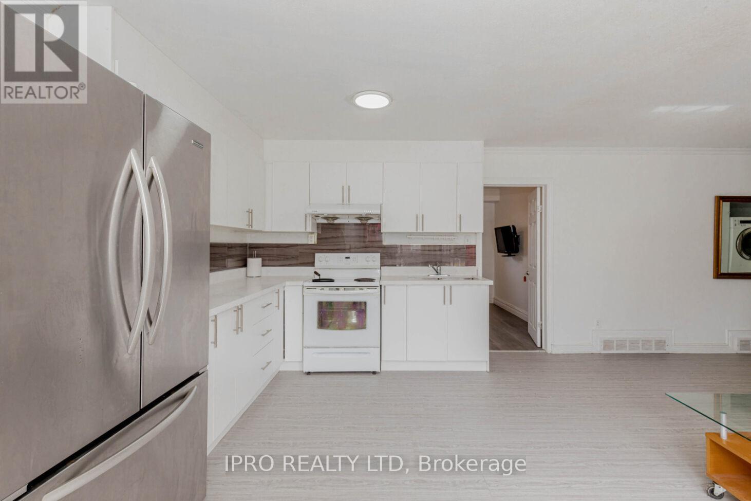 3299 Etude Drive, Mississauga, Ontario  L4T 1S9 - Photo 10 - W12161352