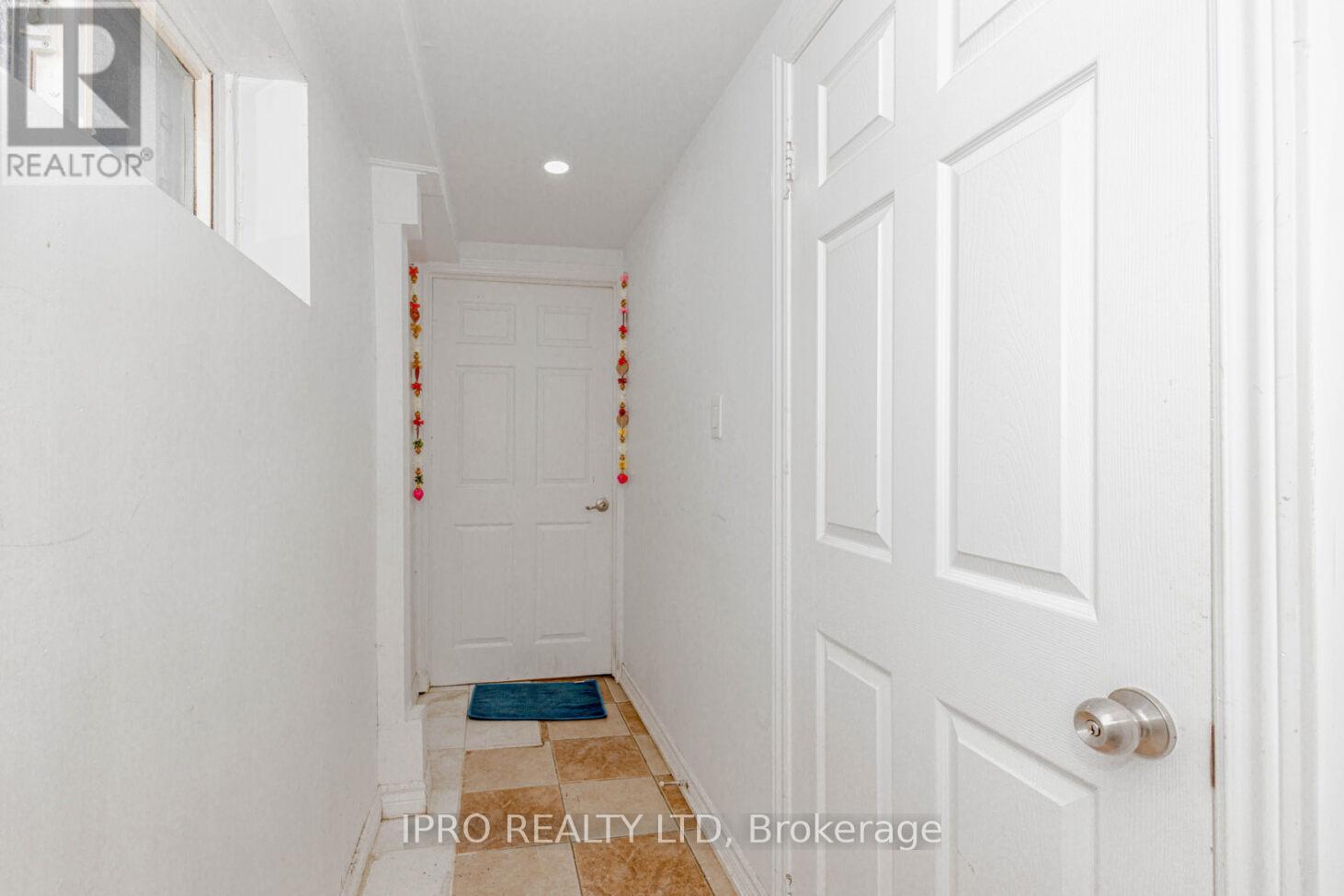 3299 Etude Drive, Mississauga, Ontario  L4T 1S9 - Photo 26 - W12161352