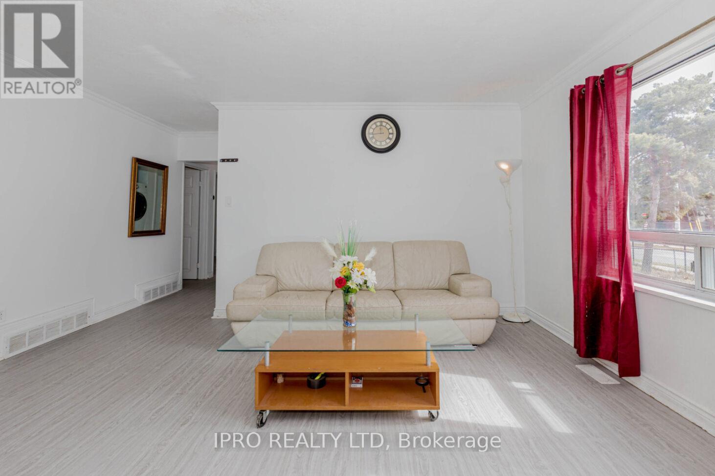 3299 Etude Drive, Mississauga, Ontario  L4T 1S9 - Photo 8 - W12161352