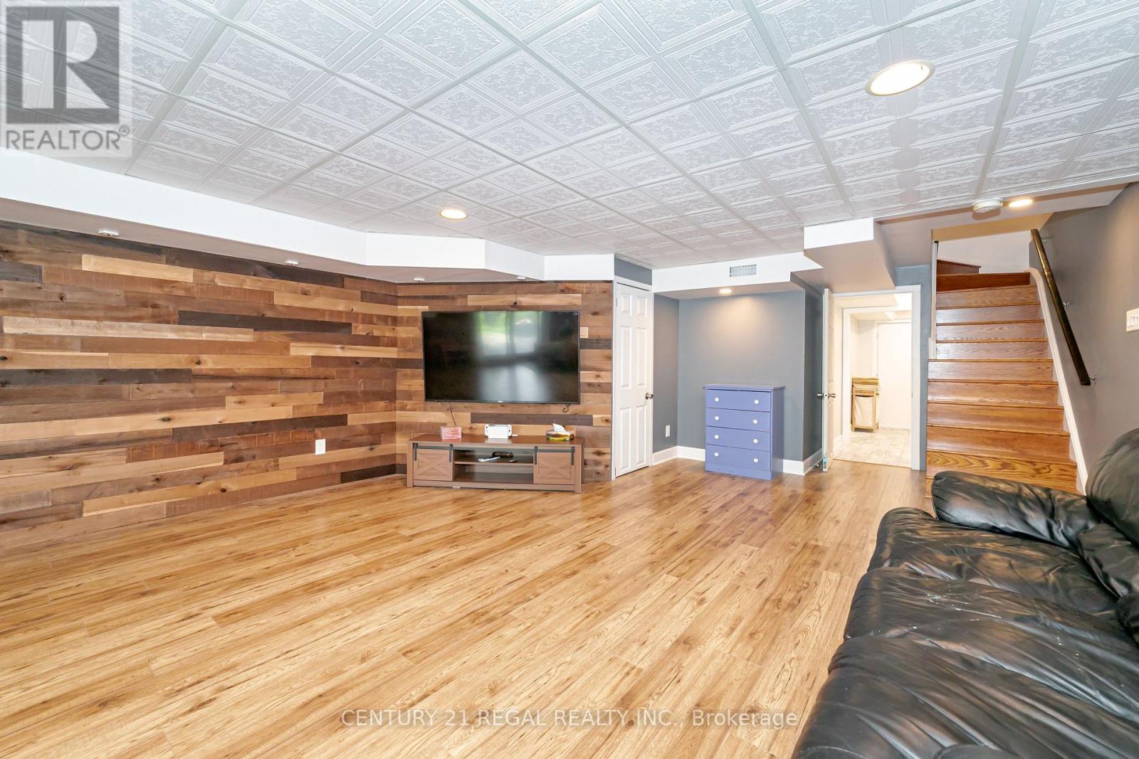 27 Katrina Court, Toronto, Ontario  M6L 3G3 - Photo 33 - W12161376