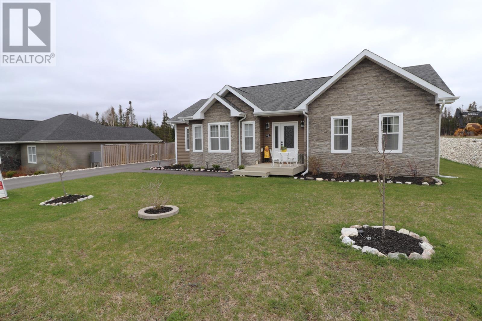 Property at 35 Grace Avenue image 3