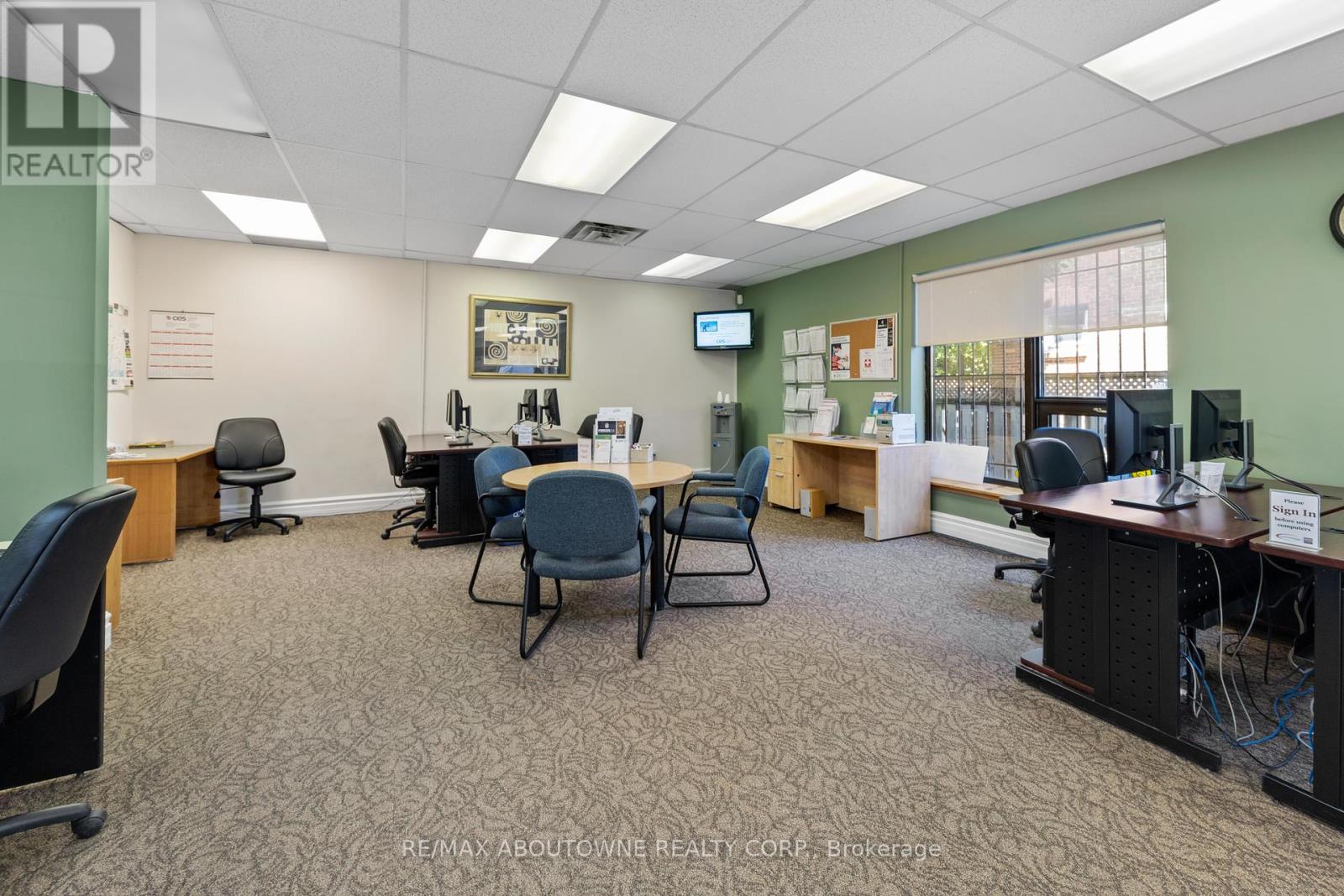54 Dundas Street E, Belleville, Ontario  K8N 1B8 - Photo 8 - X12161406