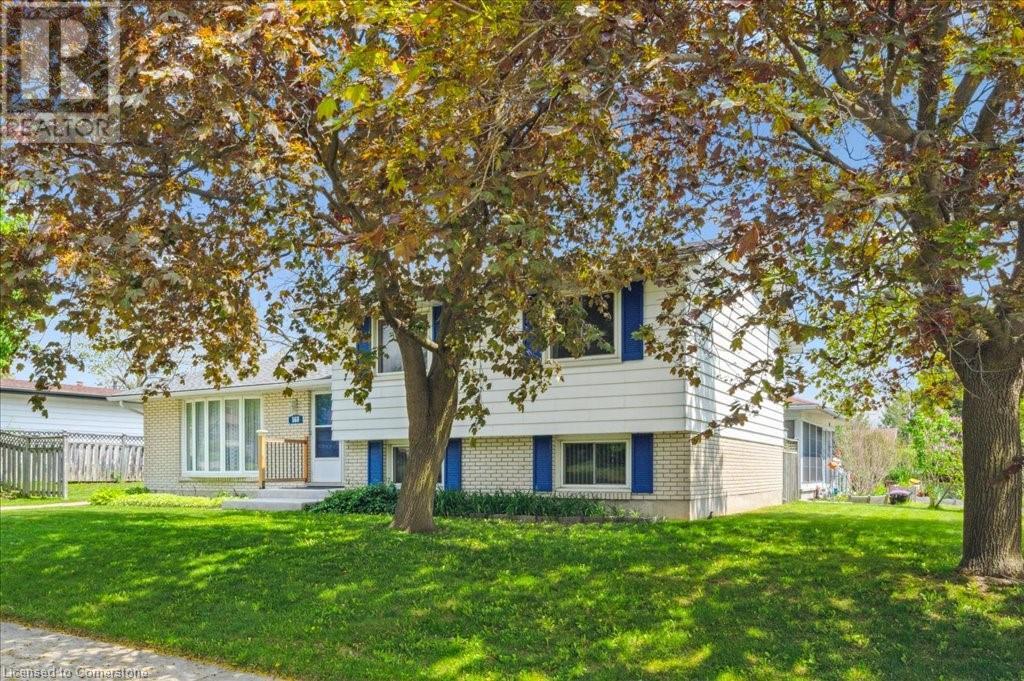 Property at 148 PEPPERWOOD Crescent image 3