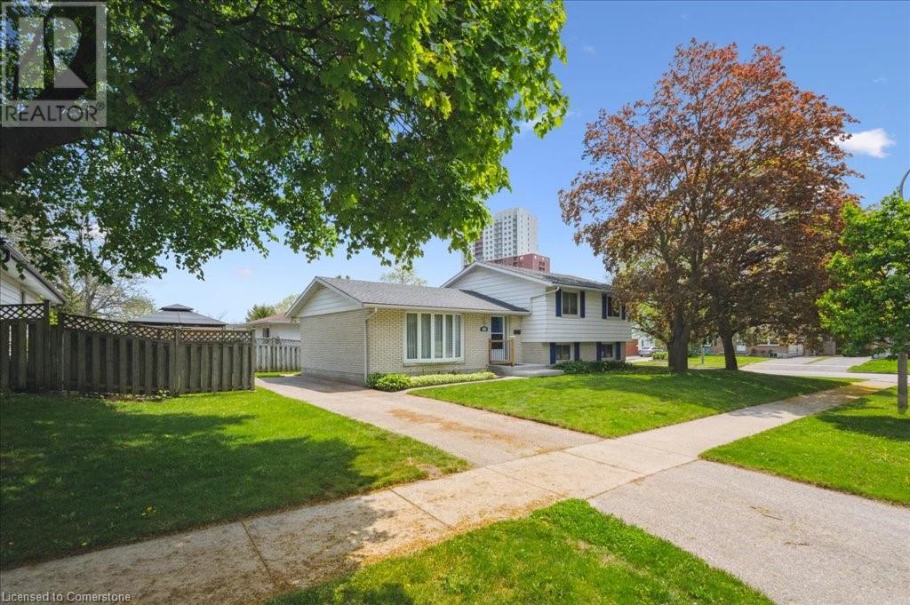 Property at 148 PEPPERWOOD Crescent image 4