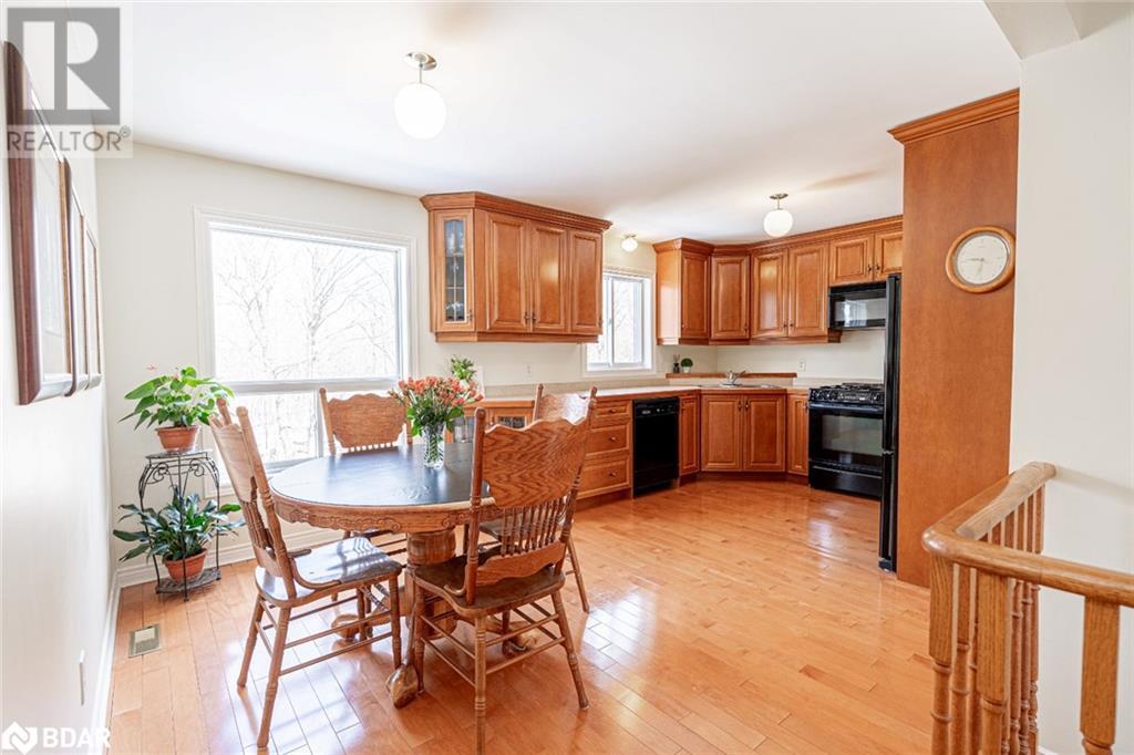 94 Crompton Drive, Barrie, Ontario  L4M 6P1 - Photo 3 - 40730765