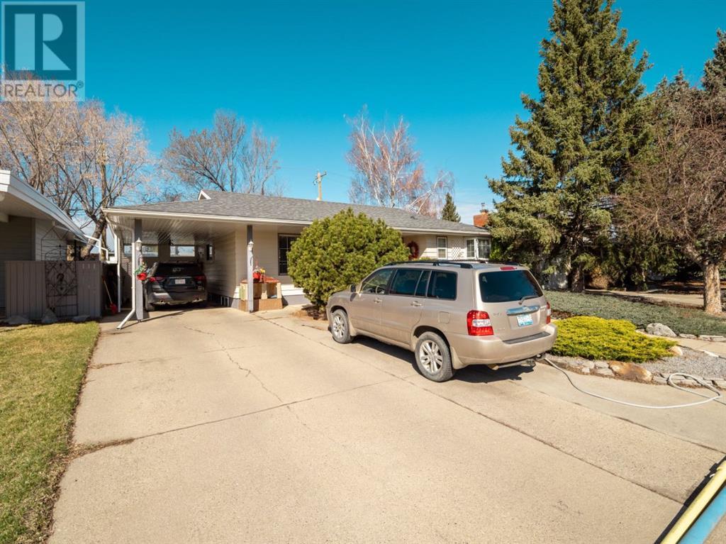 Property at 2220 20 Street S image 3
