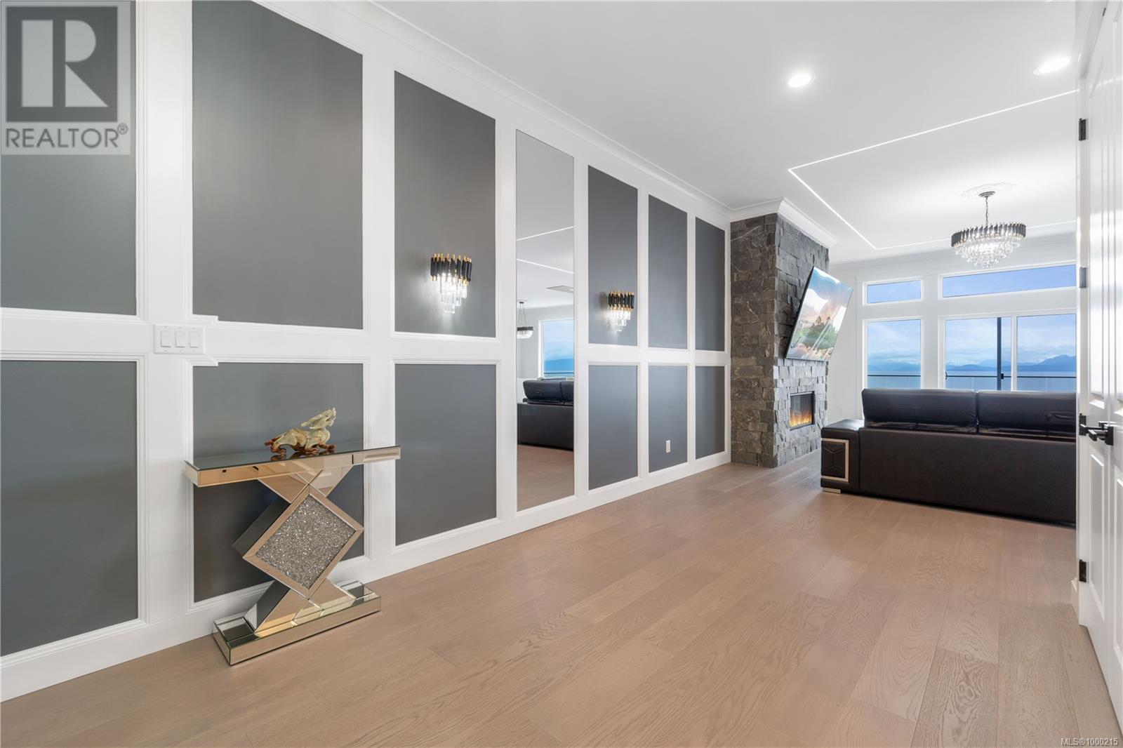 Property at 4990 Laguna Way image 4
