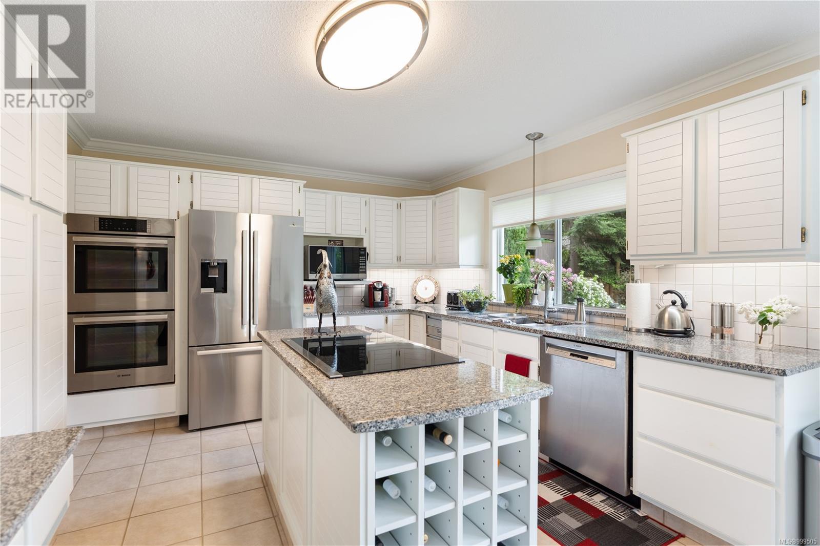 4431 Emily Carr Dr, Saanich, British Columbia  V8X 4M2 - Photo 14 - 999505
