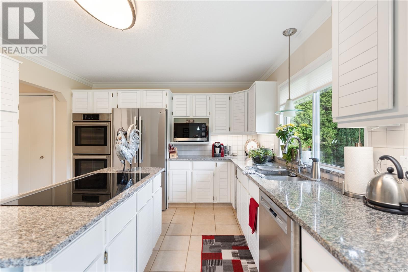 4431 Emily Carr Dr, Saanich, British Columbia  V8X 4M2 - Photo 15 - 999505