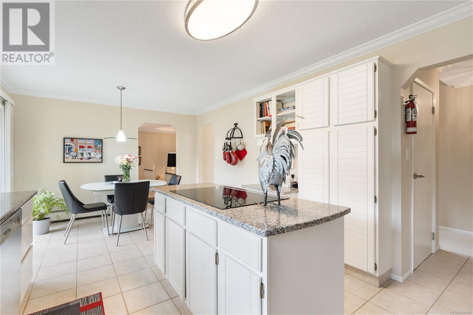 4431 Emily Carr Dr, Saanich, British Columbia  V8X 4M2 - Photo 16 - 999505
