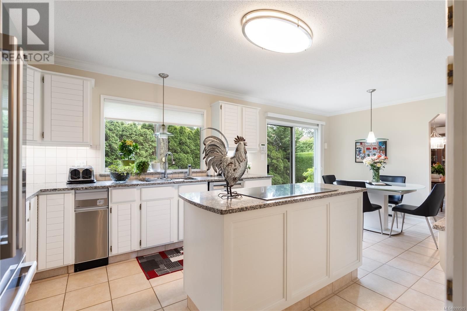 4431 Emily Carr Dr, Saanich, British Columbia  V8X 4M2 - Photo 17 - 999505