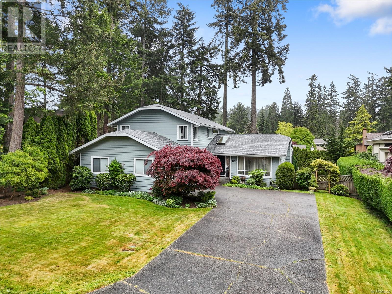 4431 Emily Carr Dr, Saanich, British Columbia  V8X 4M2 - Photo 2 - 999505