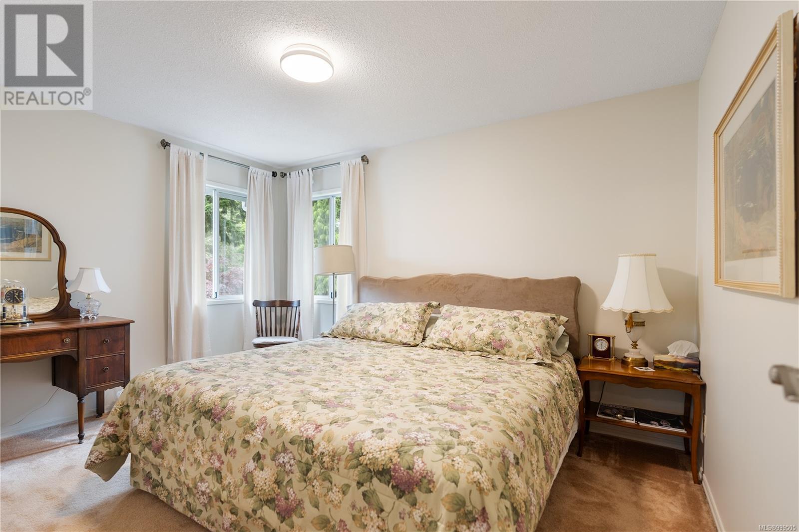 4431 Emily Carr Dr, Saanich, British Columbia  V8X 4M2 - Photo 31 - 999505