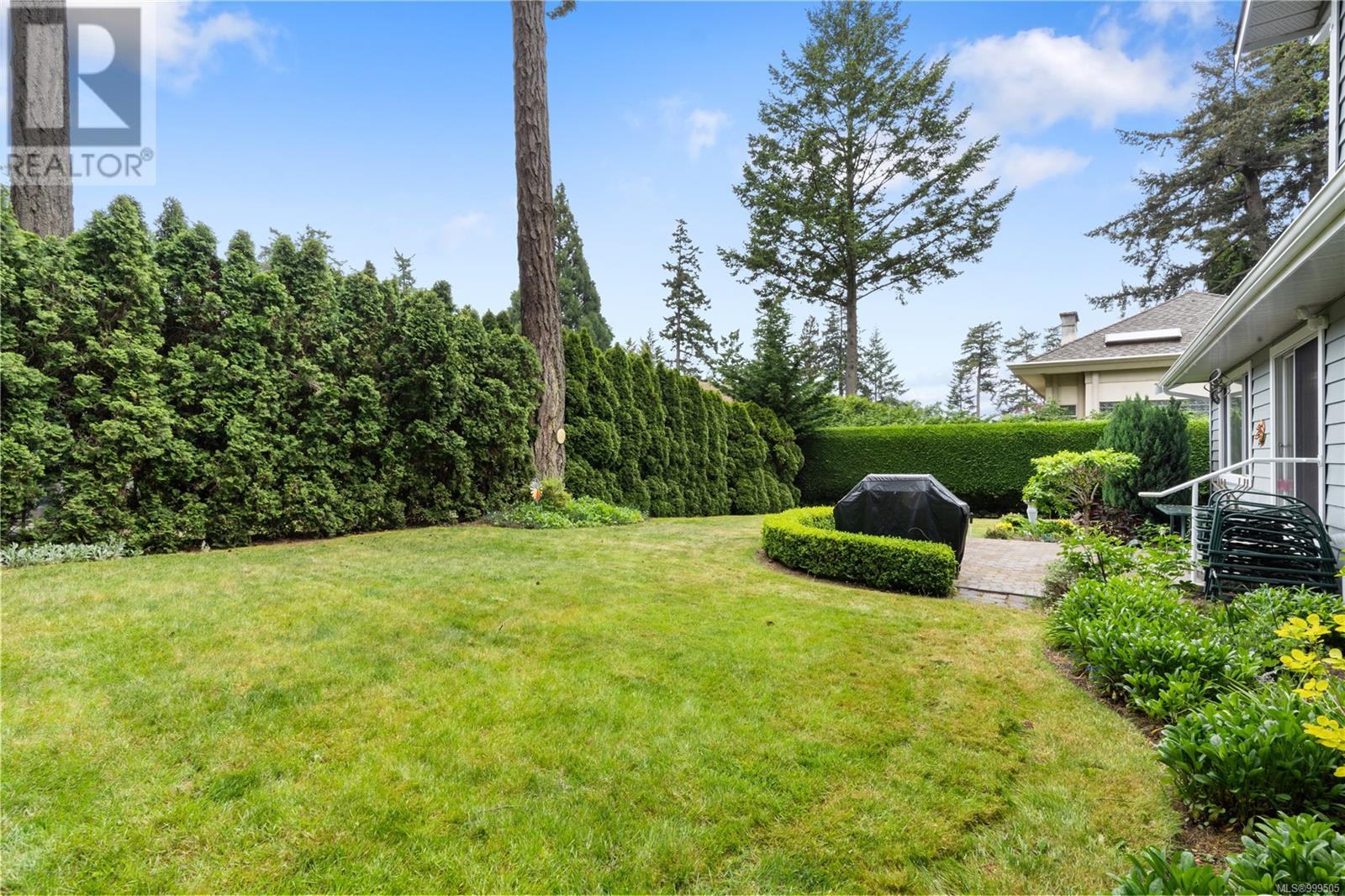 4431 Emily Carr Dr, Saanich, British Columbia  V8X 4M2 - Photo 34 - 999505