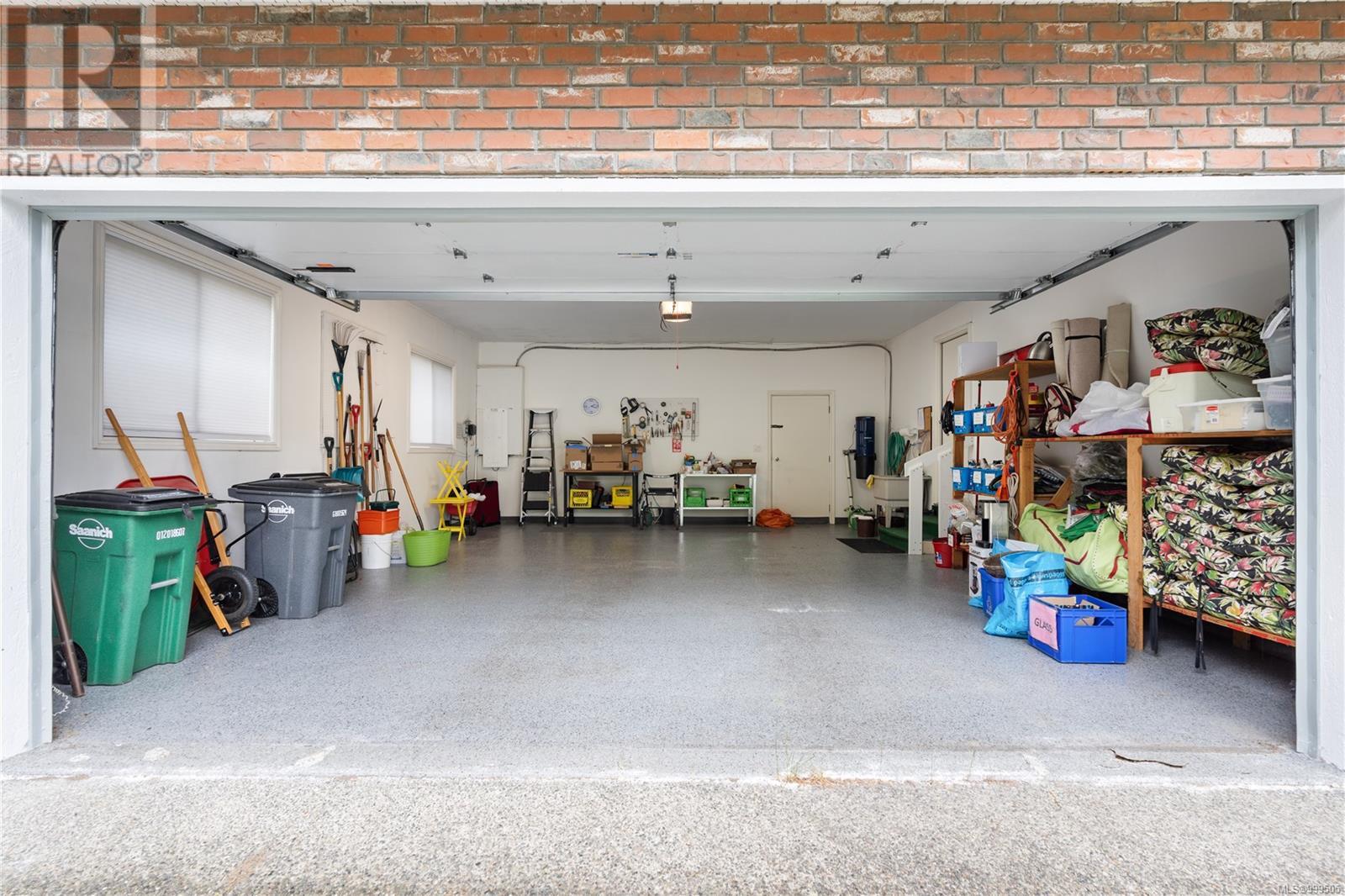4431 Emily Carr Dr, Saanich, British Columbia  V8X 4M2 - Photo 38 - 999505