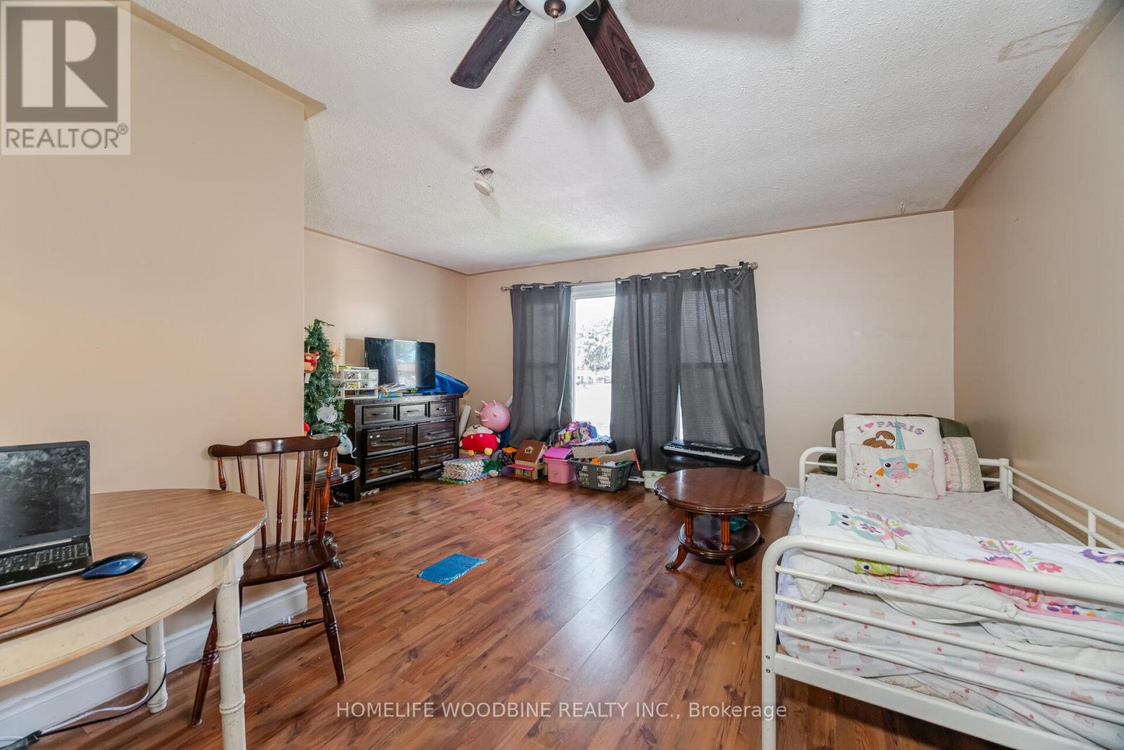 11 Helena Court, Brampton, Ontario  L6S 2N4 - Photo 9 - W12104131