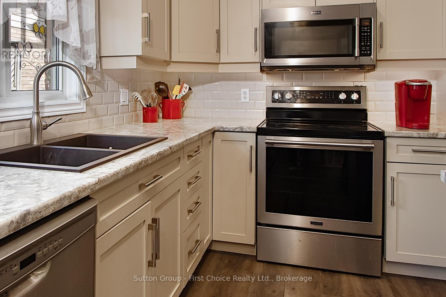 595 Hibernia Street, Stratford, Ontario  N5A 7R6 - Photo 14 - X12161383