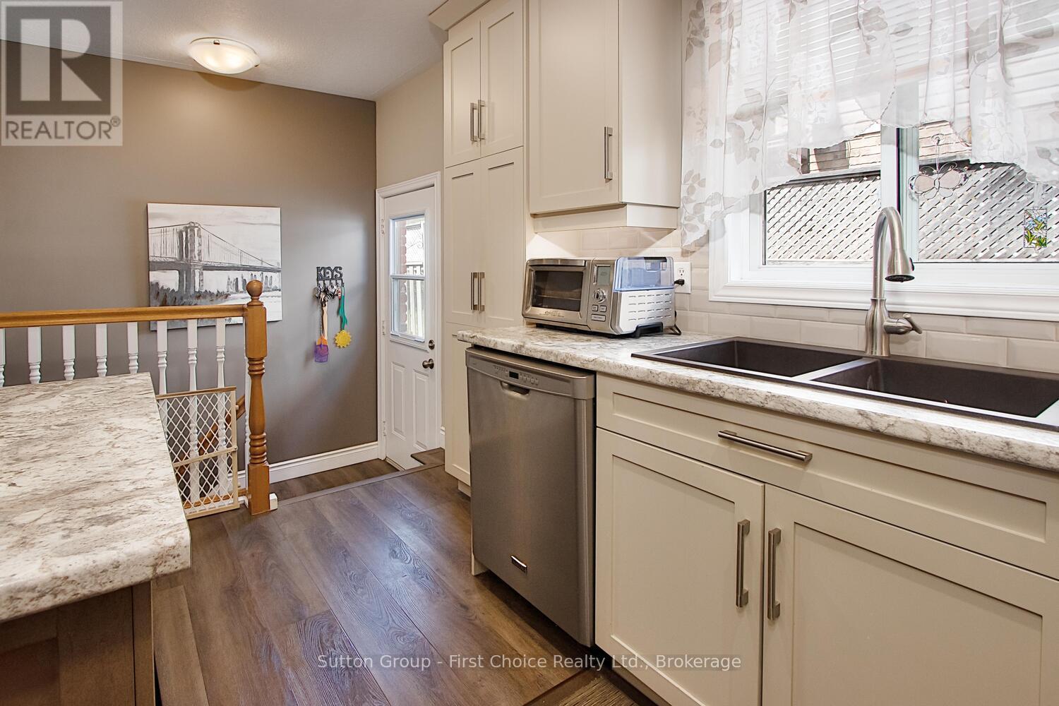 595 Hibernia Street, Stratford, Ontario  N5A 7R6 - Photo 19 - X12161383