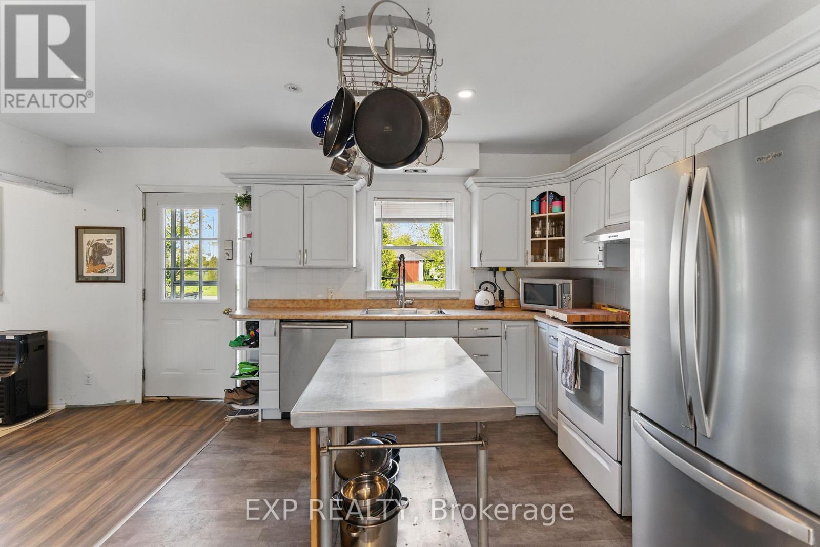 99 Joseph Street, Fort Erie (Lakeshore), Ontario  L2A 5J6 - Photo 8 - X12145337
