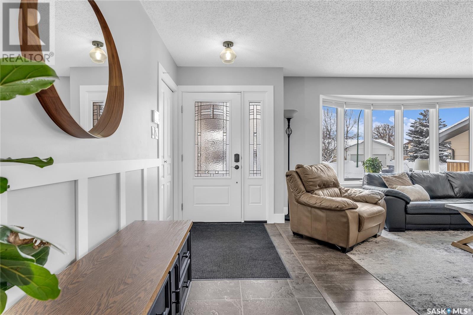 Property at 55 Robinson CRESCENT image 3