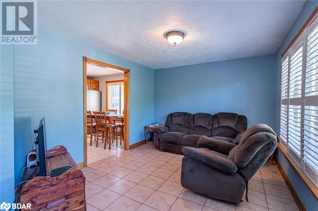 Property at 2139 ADJALA-TECUMSETH TOWNLINE image 5