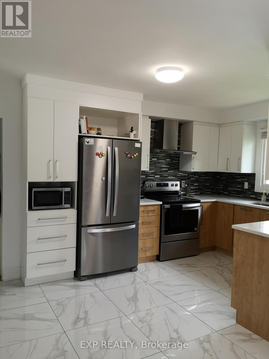 366 Maria Goretti Circle, Ottawa, Ontario  K1L 7K8 - Photo 7 - X12151159