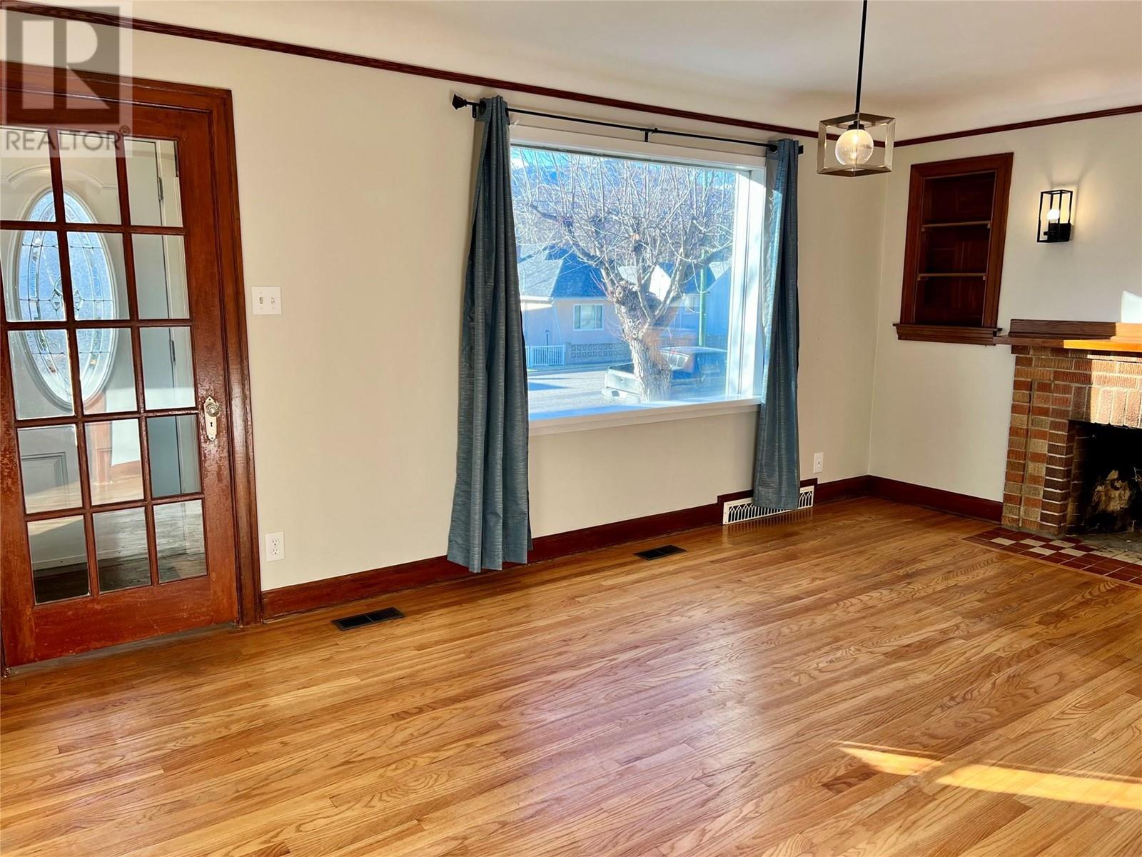 1237 COLUMBIA Avenue, Trail, BC V1R1J3