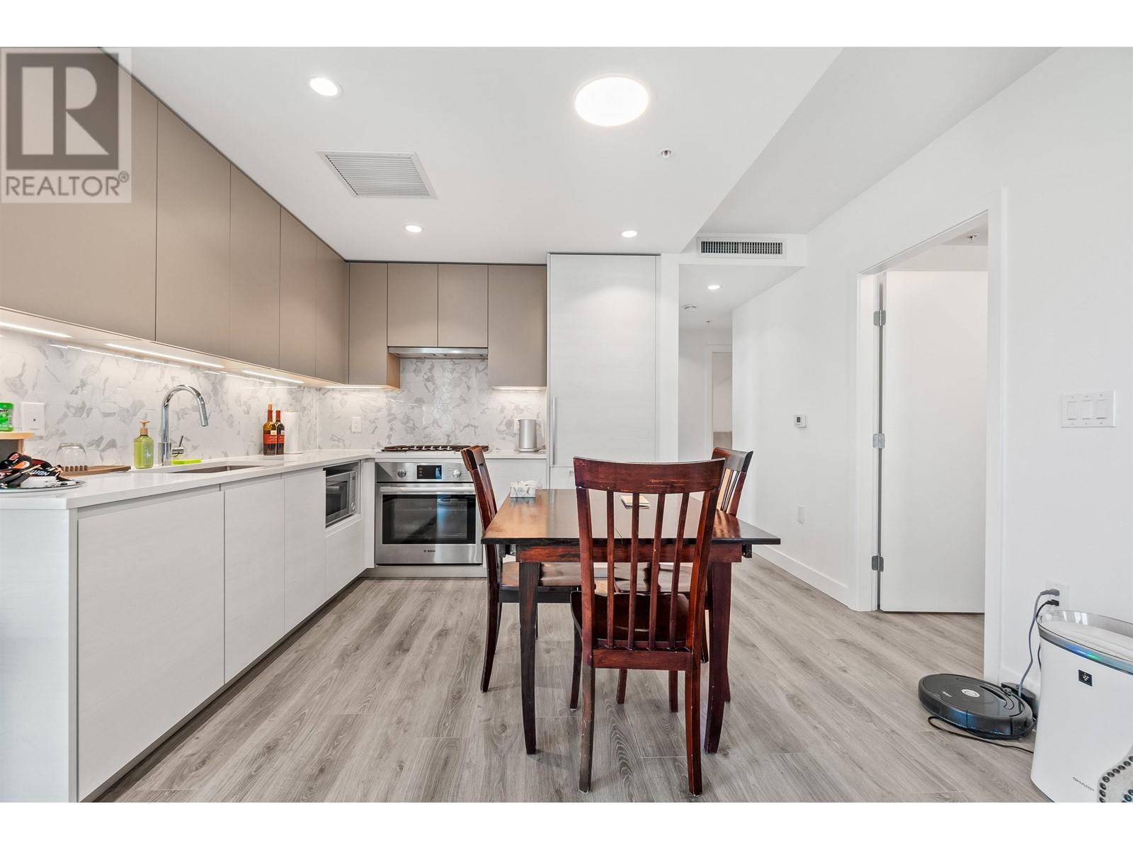 502 8188 Fraser Street, Vancouver, British Columbia  V5X 0J8 - Photo 4 - R3005117