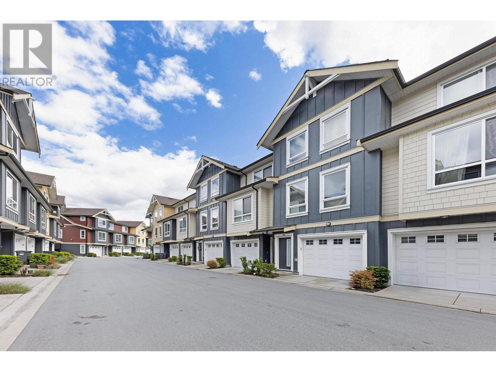 60 430 Duncan Street, New Westminster, British Columbia  V3M 0M2 - Photo 2 - R3005126
