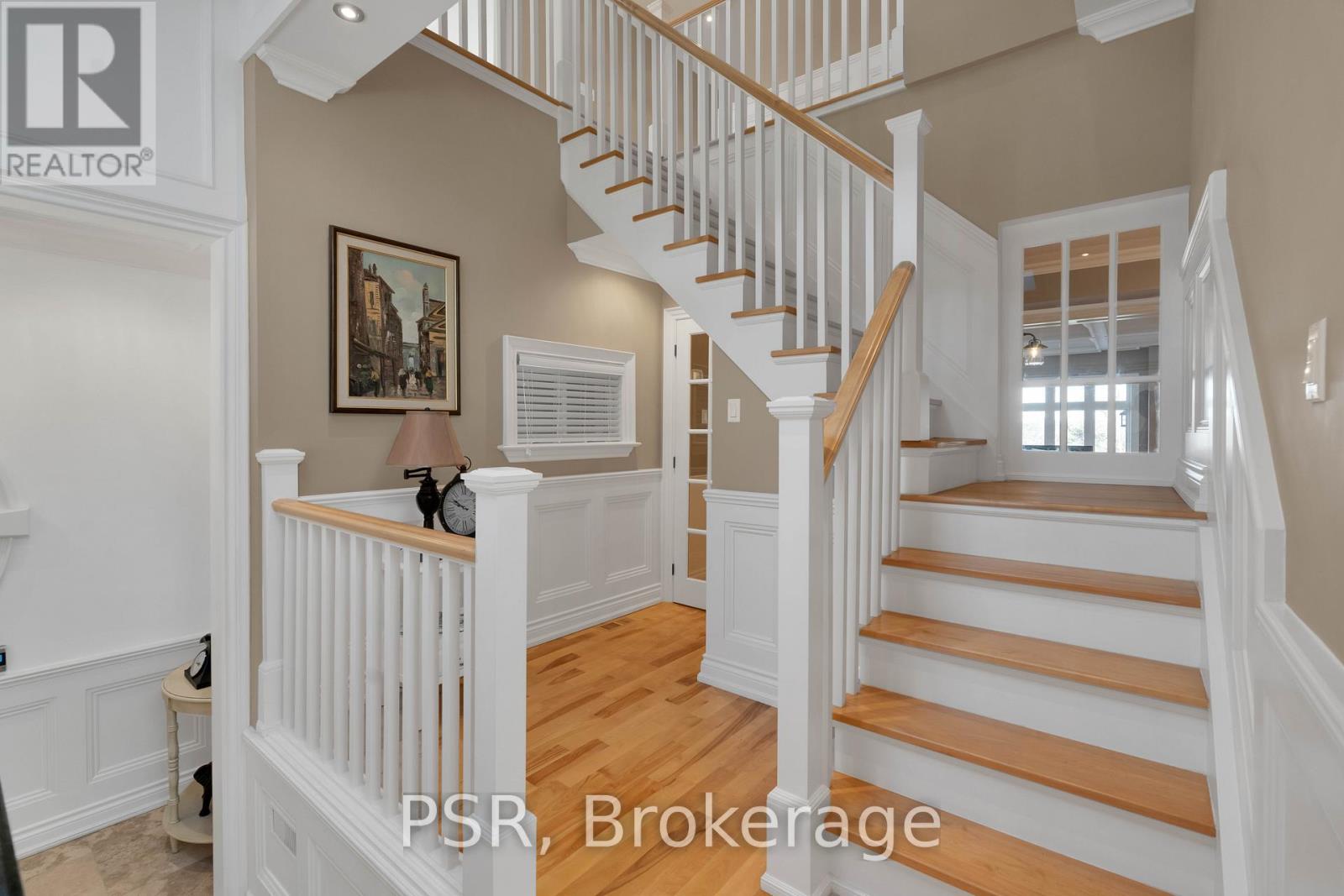 124 Elmpine Trail, King, Ontario  L7B 1K4 - Photo 26 - N12148272