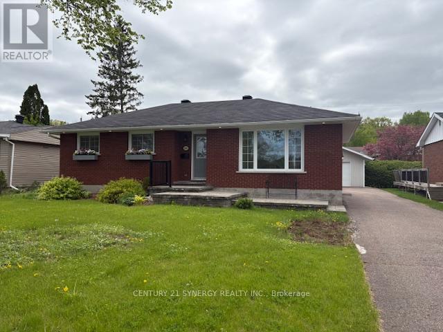 261 James Avenue, Renfrew, Ontario  K7V 2P1 - Photo 1 - X12058914
